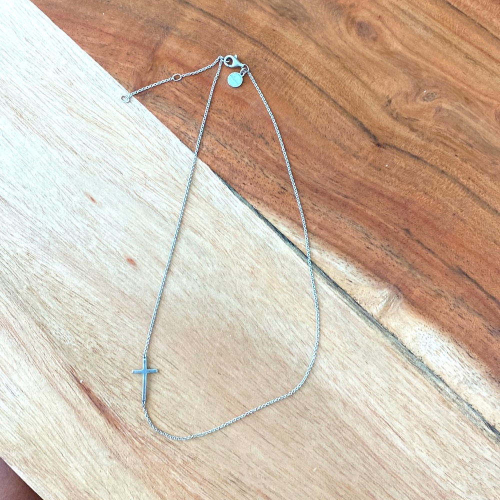 Stella and Dot interlock silver cross necklace